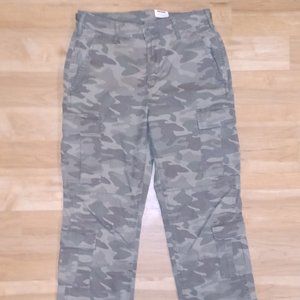No Boundaries Tapered Leg Stretch